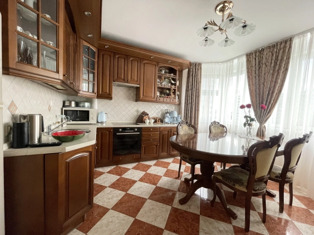 Купить трехкомнатную квартиру на вторичке в ВАО в Москве. Вариант № 49104, 1, площадь -  квм, цена 24350000 рублей