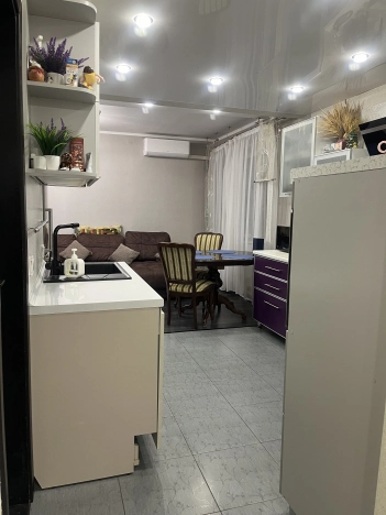 Купить трехкомнатную квартиру в Сыктывкаре. Вариант № 10253516, 5, площадь -  квм, цена 8999000 рублей