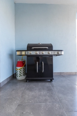 Купить дом на улице Гранатовая в Краснодарском крае. Вариант № 3928640, 27, площадь -  квм, цена 80000000 рублей