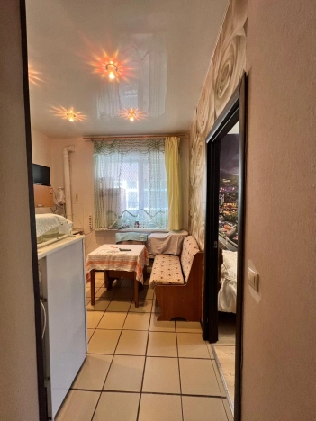 Купить квартиру на вторичке на улице Воскресная в Новосибирске. Вариант № 42652, 5, площадь -  квм, цена 3500000 рублей