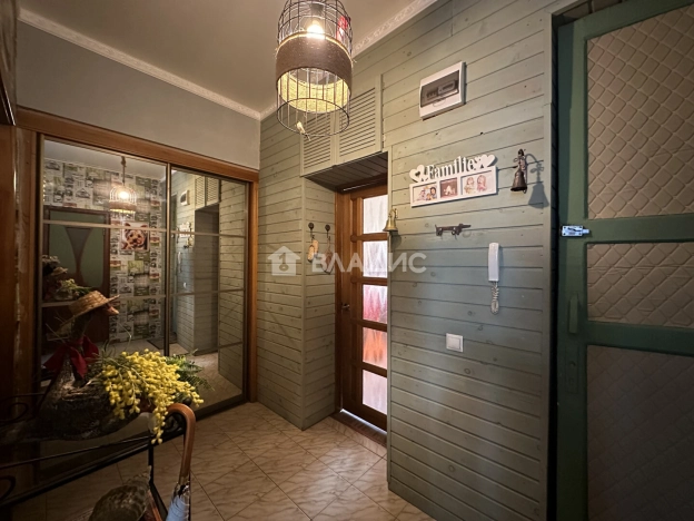 Купить двухкомнатную квартиру в Микрорайоне 15-й, Ангарск в Ангарске. Вариант № 37753, 9, площадь -  квм, цена 4900000 рублей