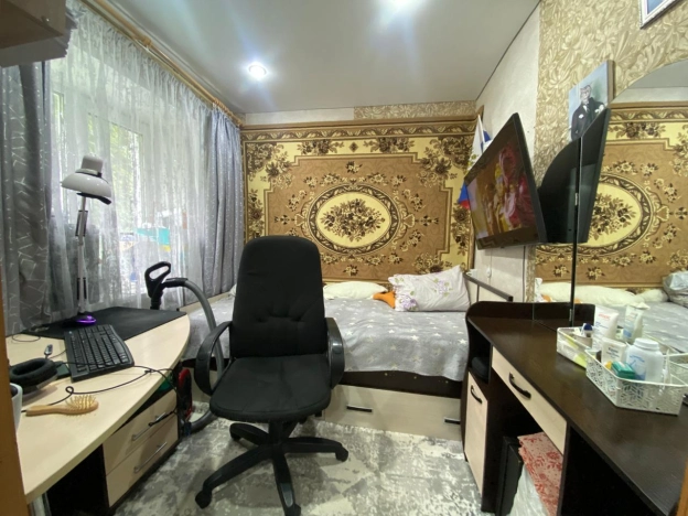 Купить трехкомнатную квартиру на вторичке на улице Советская в Тульской области. Вариант № 10425529, 6, площадь -  квм, цена 4750000 рублей