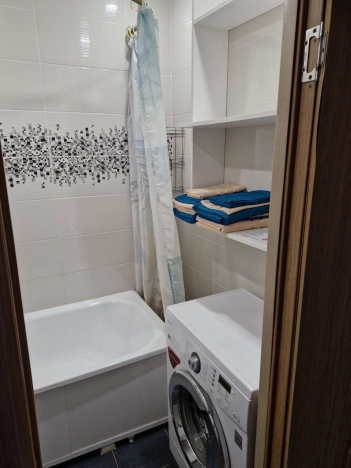 Снять квартиру в Тобольске. Вариант № 10278440, 8, площадь -  квм, цена 50000 рублей