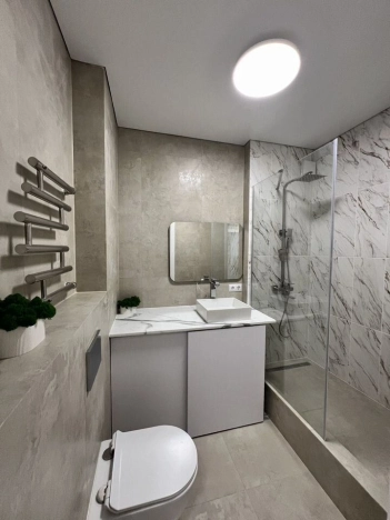 Купить однокомнатную квартиру в районе Кировский в Ростове-на-Дону. Вариант № 3474385, 3, площадь -  квм, цена 9000000 рублей