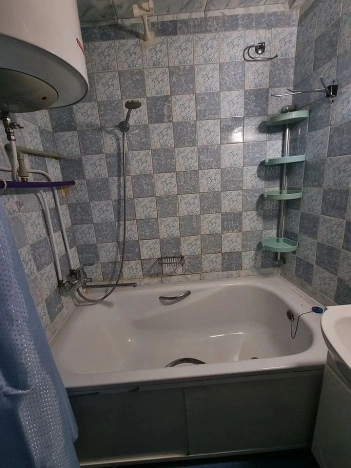 Купить трехкомнатную квартиру в Керчи. Вариант № 22993, 16, площадь - квм, цена 6000000 рублей