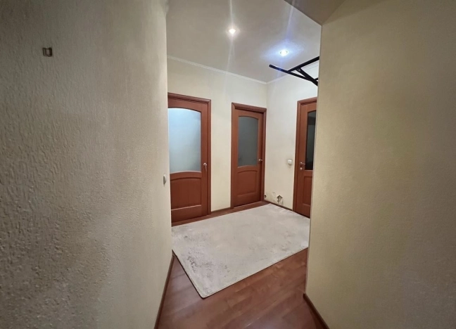 Купить трехкомнатную квартиру в Сыктывкаре. Вариант № 9804960, 29, площадь -  квм, цена 14300000 рублей