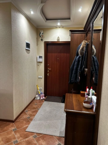 Купить двухкомнатную квартиру на улице Любучанский переулок в Москве. Вариант № 10264922, 3, площадь - квм, цена 17000000 рублей