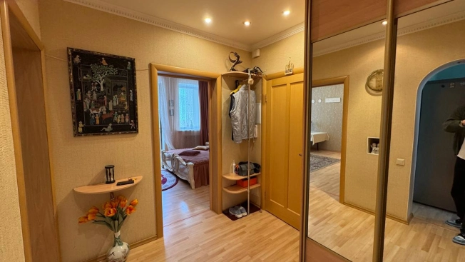 Купить трехкомнатную квартиру в районе Автозаводский в Нижнем Новгороде. Вариант № 50087, 13, площадь -  квм, цена 9750000 рублей