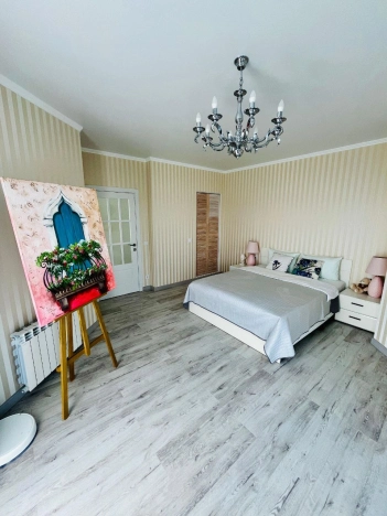 Снять квартиру на улице Олега Кошевого в Калининграде. Вариант № 10319905, 5, площадь -  квм, цена 40000 рублей