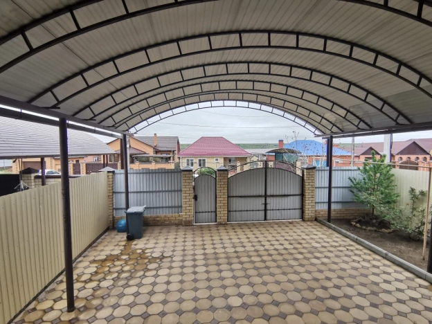 Купить дом в Элисте. Вариант № 40214, 4, площадь -  квм, цена 11000000 рублей