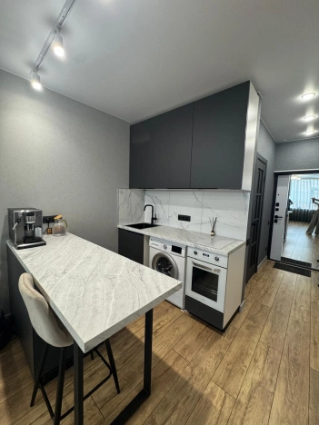 Купить однокомнатную квартиру в Приморском крае. Вариант № 3198399, 5, площадь -  квм, цена 9300000 рублей