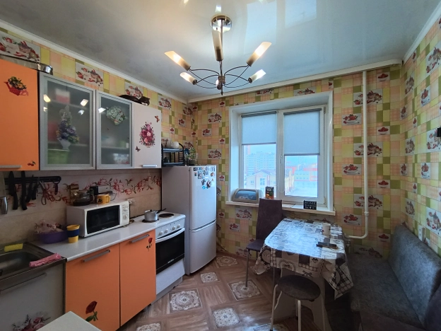 Купить квартиру в Тобольске. Вариант № 9795754, 6, площадь -  квм, цена 4500000 рублей