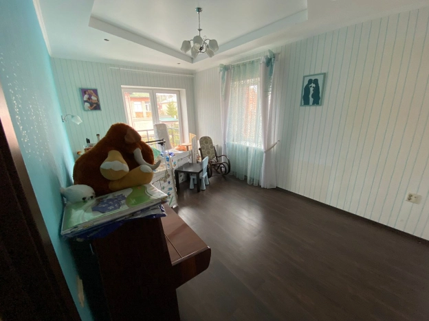 Купить трехкомнатную квартиру в Микрорайоне 5-й в Вологде. Вариант № 8673, 10, площадь -  квм, цена 17380000 рублей