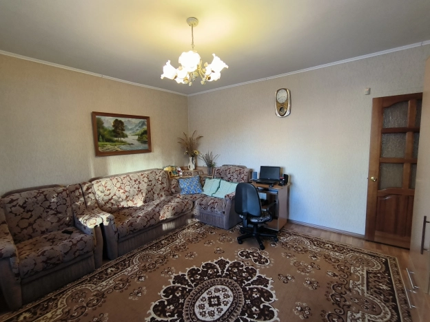 Купить трехкомнатную квартиру на улице Жилмассив в Новосибирской области. Вариант № 9405284, 18, площадь -  квм, цена 6900000 рублей