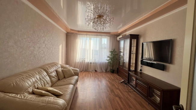 Купить трехкомнатную квартиру в районе Ленинский в Новосибирске. Вариант № 39074, 6, площадь -  квм, цена 11800000 рублей