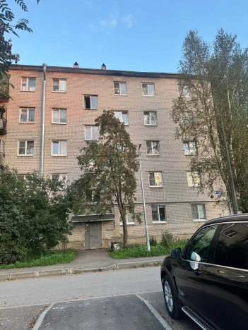 Купить трехкомнатную квартиру в Ленинградской области. Вариант № 3985250, 0, площадь -  квм, цена 5400000 рублей