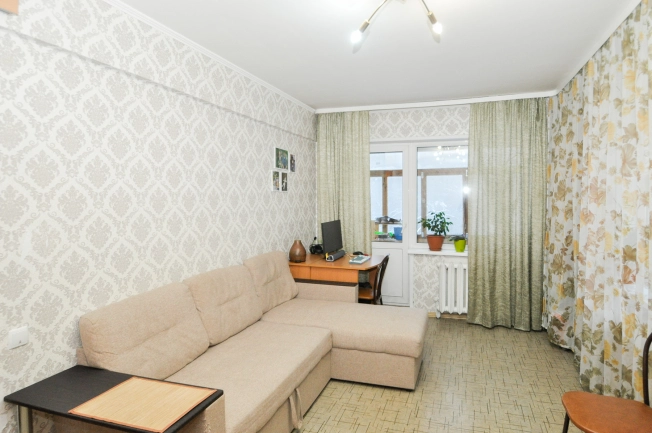 Купить двухкомнатную квартиру в Новосибирске. Вариант № 9638134, 4, площадь -  квм, цена 4060000 рублей