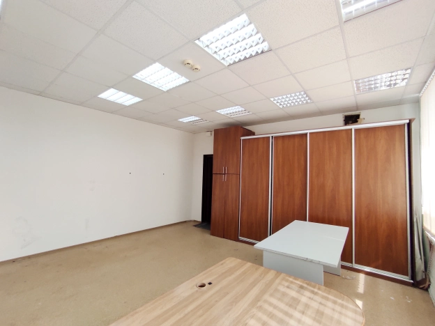 Купить коммерческую недвижимость в Омске. Вариант № 1889574, 24, площадь -  квм, цена 11900000 рублей