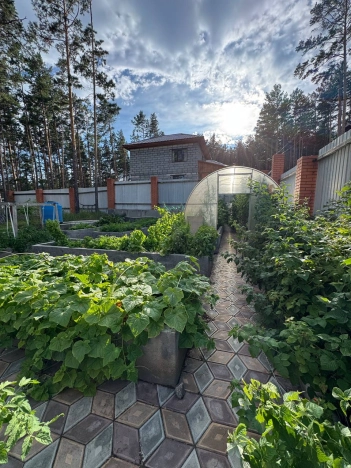 Купить дом на улице Административная в Иркутской области. Вариант № 7253646, 42, площадь -  квм, цена 39500000 рублей