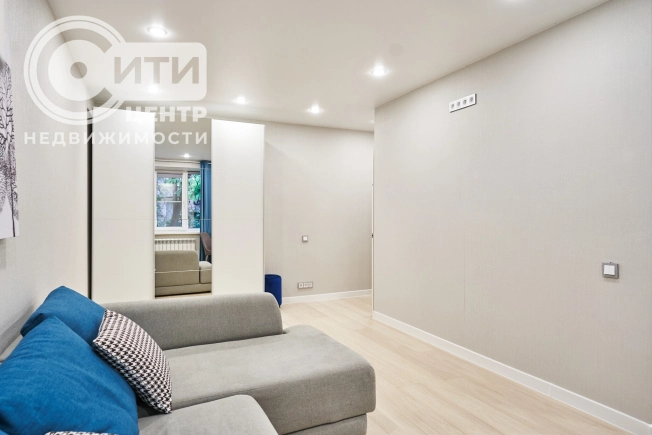 Купить Студию на улице 3-го Интернационала в Воронеже. Вариант № 279034, 7, площадь -  квм, цена 4300000 рублей