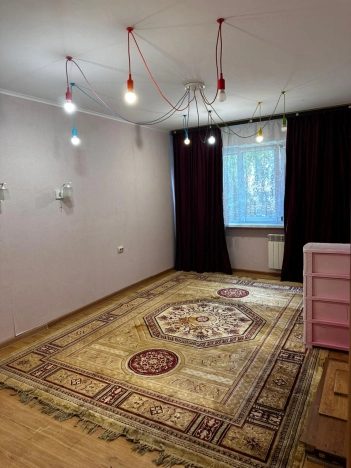 Купить трехкомнатную квартиру в районе Калининский в Новосибирске. Вариант № 3995681, 15, площадь -  квм, цена 3750000 рублей