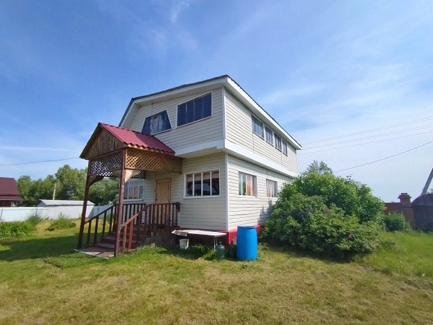 Купить дом на улице Набережная в Тюменской области. Вариант № 56332, 1, площадь -  квм, цена 3200000 рублей