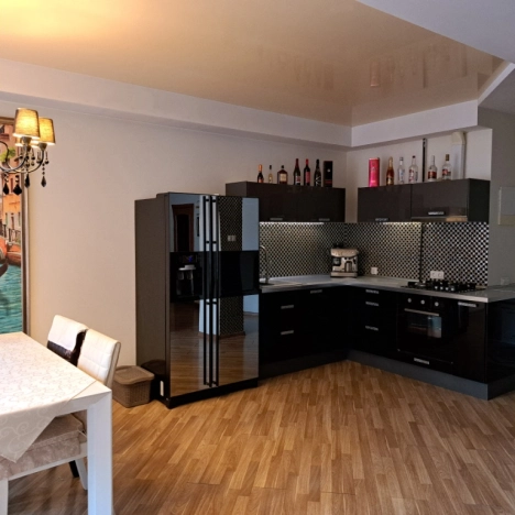 Купить трехкомнатную квартиру в Омске. Вариант № 22902, 1, площадь -  квм, цена 13000000 рублей