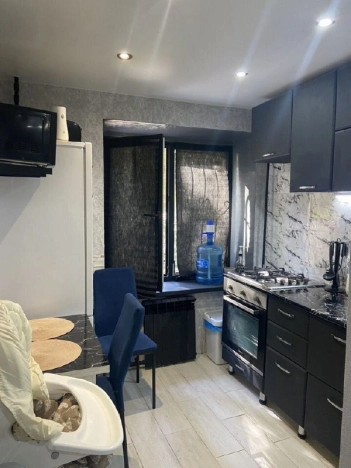 Купить однокомнатную квартиру в Ростовской области. Вариант № 9504626, 3, площадь -  квм, цена 4950000 рублей