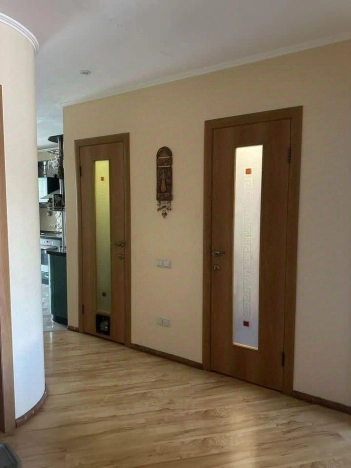 Купить трехкомнатную квартиру в Новосибирской области. Вариант № 9681601, 18, площадь -  квм, цена 7650000 рублей