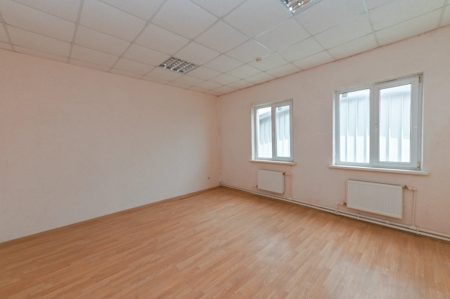 Снять коммерческую недвижимость в Таганроге. Вариант № 59893, 6, площадь -  квм, цена 100000 рублей