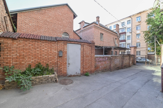 Купить дом в районе Пролетарский в Ростове-на-Дону. Вариант № 50429, 0, площадь -  квм, цена 15500000 рублей