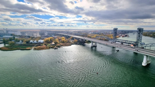 Купить трехкомнатную квартиру в Ростовской области. Вариант № 8760875, 29, площадь -  квм, цена 36500000 рублей