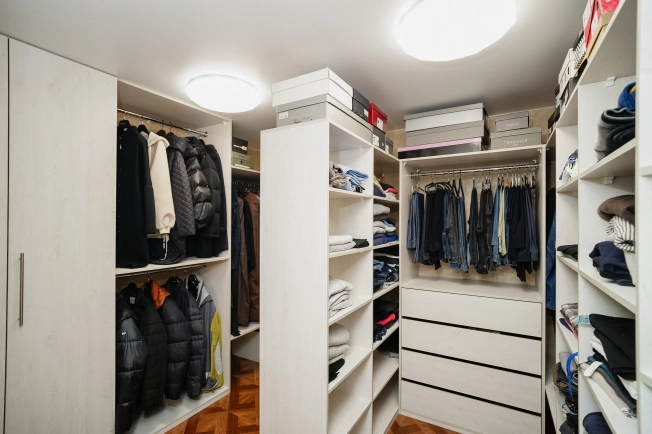 Купить дом в Микрорайоне Порт-Артур в Омске. Вариант № 7693937, 15, площадь -  квм, цена 23690000 рублей