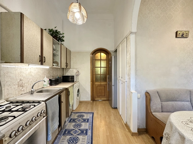 Купить многокомнатную квартиру в районе Филёвский Парк в Москве. Вариант № 566243, 15, площадь -  квм, цена 12000000 рублей