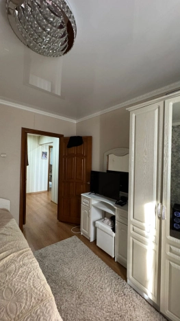 Купить трехкомнатную квартиру в Микрорайоне 8-й, Элиста в Элисте. Вариант № 2887815, 9, площадь -  квм, цена 5350000 рублей