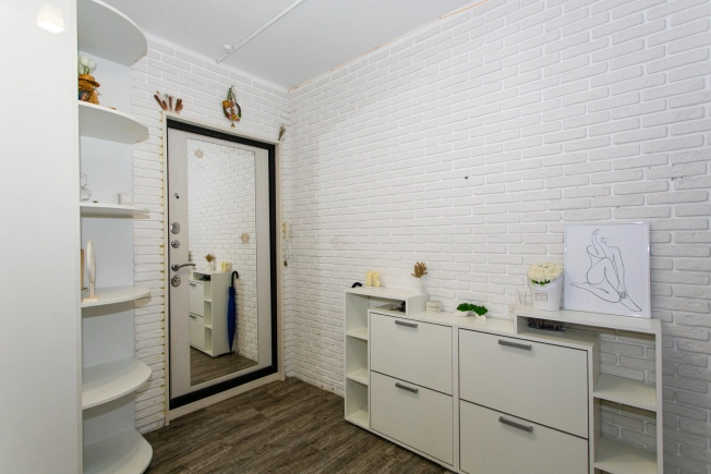 Купить трехкомнатную квартиру в районе Ленинский в Новосибирске. Вариант № 50925, 9, площадь -  квм, цена 6300000 рублей