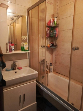 Купить трехкомнатную квартиру в Новосибирской области. Вариант № 9995816, 10, площадь -  квм, цена 4500000 рублей