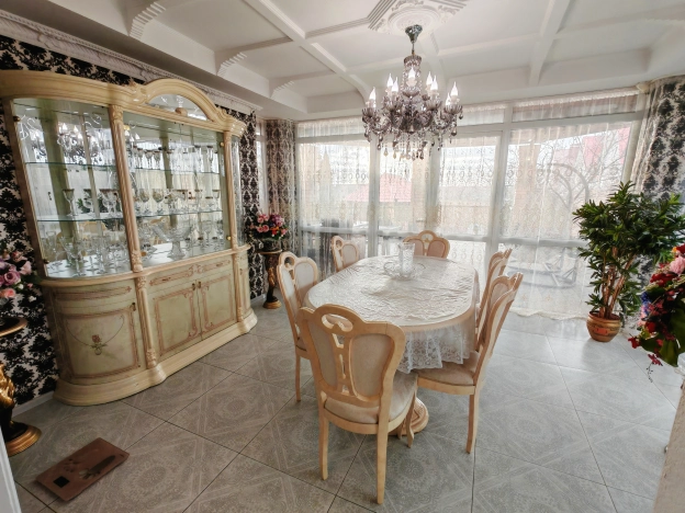 Купить дом в Строителе. Вариант № 10816254, 23, площадь -  квм, цена 18600000 рублей