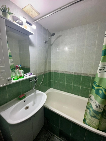 Купить двухкомнатную квартиру на вторичке в Микрорайоне 4-й, Элиста в Элисте. Вариант № 12218, 8, площадь -  квм, цена 4900000 рублей