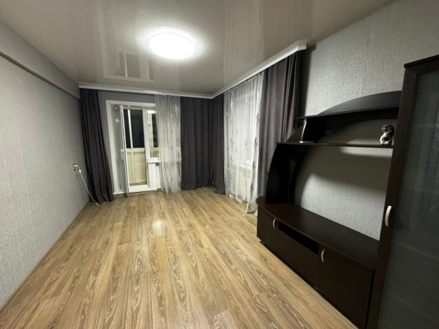 Купить двухкомнатную квартиру в Иркутской области. Вариант № 9545794, 4, площадь -  квм, цена 3840000 рублей