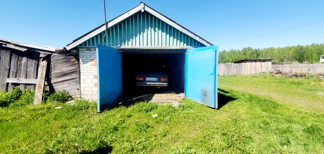 Купить двухкомнатную квартиру на вторичке на улице Октябрьская в Владимирской области. Вариант № 8019676, 14, площадь -  квм, цена 850000 рублей