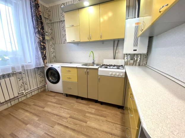 Купить однокомнатную квартиру в Пензе. Вариант № 10942393, 4, площадь -  квм, цена 2700000 рублей