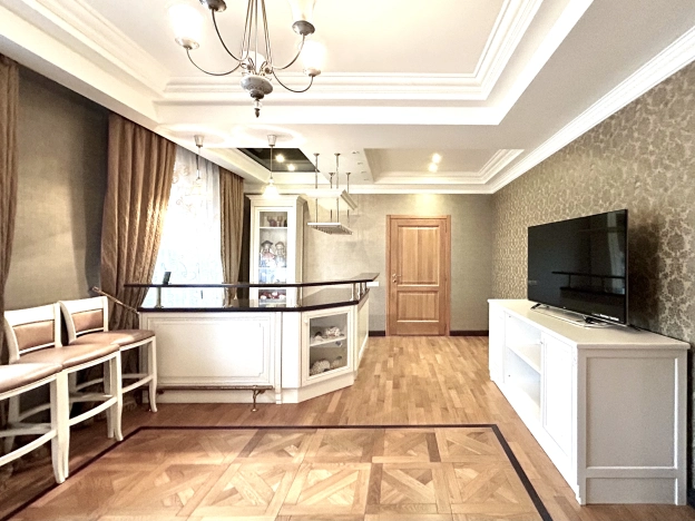 Купить дом в Москве. Вариант № 5270277, 10, площадь -  квм, цена 60000000 рублей