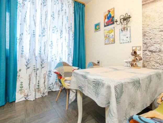 Купить трехкомнатную квартиру в Санкт-Петербурге. Вариант № 1980771, 2, площадь -  квм, цена 18900000 рублей