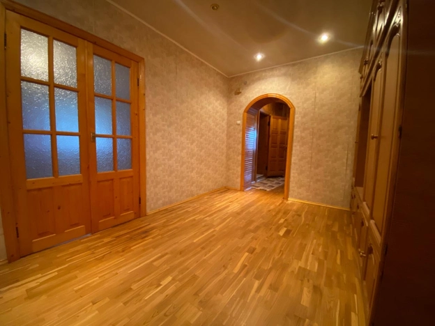 Купить дом в Калуге. Вариант № 2171977, 5, площадь -  квм, цена 12500000 рублей