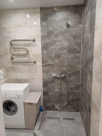 Купить двухкомнатную квартиру в Ростовской области. Вариант № 9162407, 6, площадь -  квм, цена 7700000 рублей