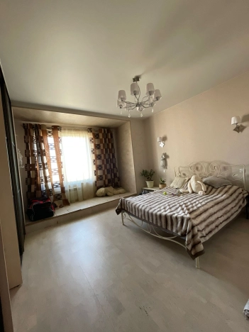 Купить двухкомнатную квартиру у метро Октябрьская в Новосибирске. Вариант № 15388, 4, площадь -  квм, цена 13700000 рублей