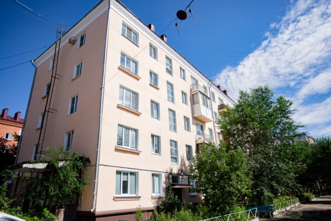 Купить двухкомнатную квартиру в Омске. Вариант № 2055491, 17, площадь -  квм, цена 5100000 рублей