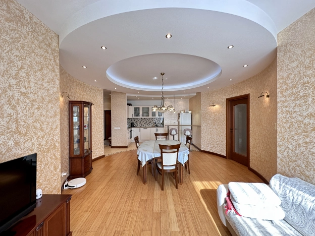 . Вариант № 29562, 6, площадь - 98.3 квм, цена 37999999 рублей