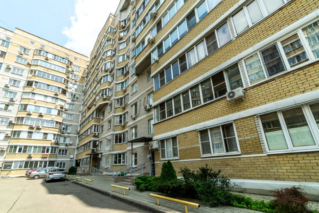 Купить двухкомнатную квартиру в Краснодаре. Вариант № 48234, 17, площадь - квм, цена 9500000.0000 рублей